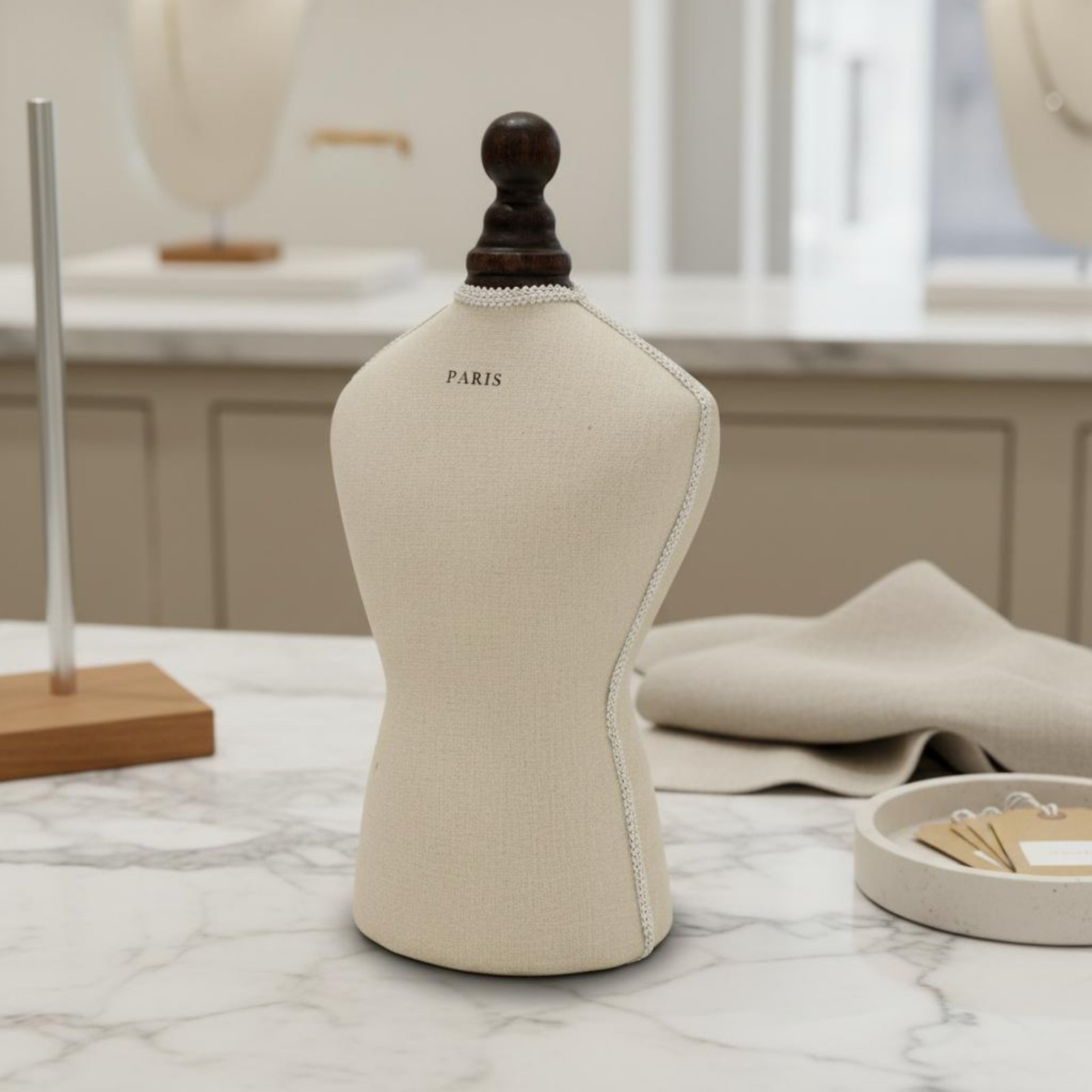 حامل عرض قلادات على شكل تمثال  - مراجعة Dress Form Mannequin وسعره