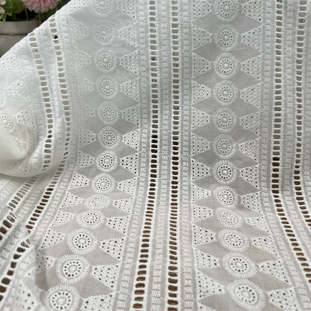 قماش قطني أبيض مطرز بفتحات دائ - مراجعة Sewing Eyelet Fabric وسعره