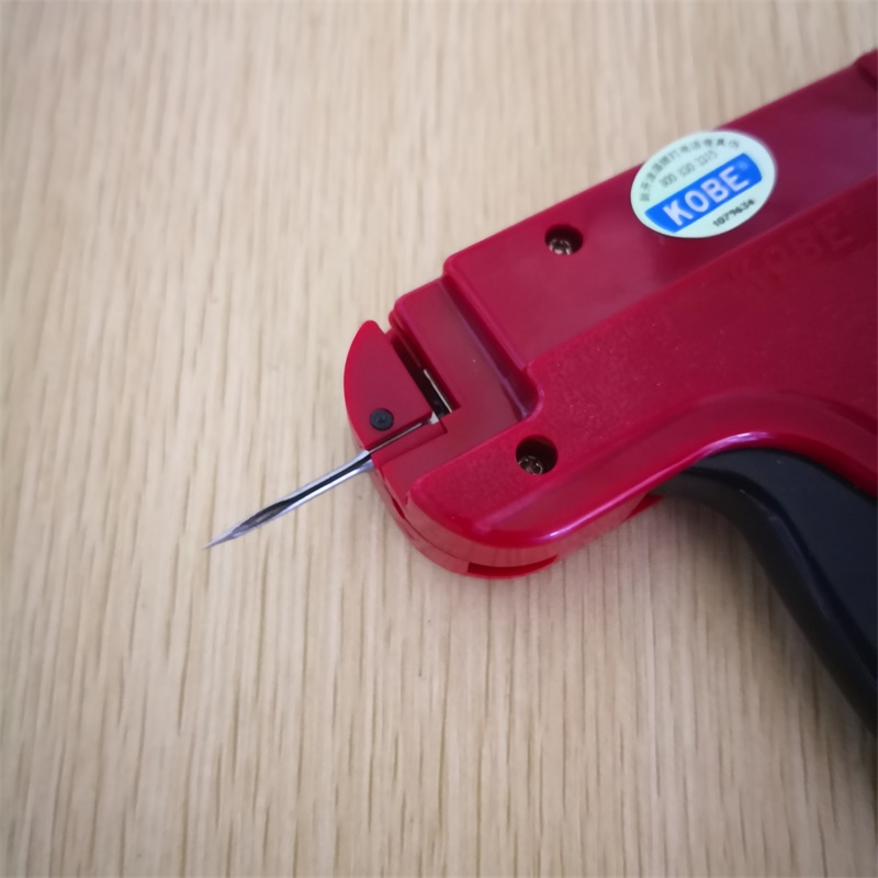مسدس تثبيت بطاقات الملابس الأص - مراجعة Sewing Label وسعره