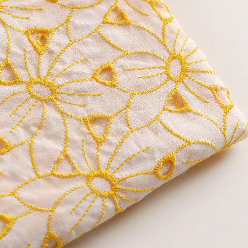 قماش دانتيل مطرز 100% قطن أصفر - مراجعة Sewing Eyelet Fabric وسعره